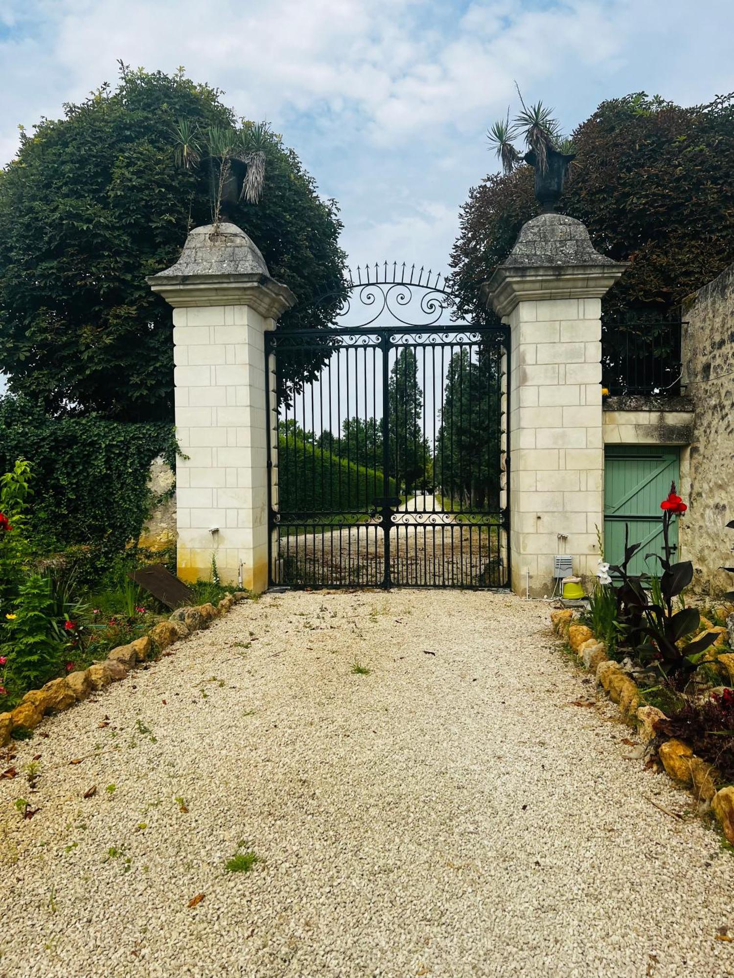 Chateau De La Thibaudiere Bois Savary - Chambre Familiale Du Roi Allonnes  Екстер'єр фото
